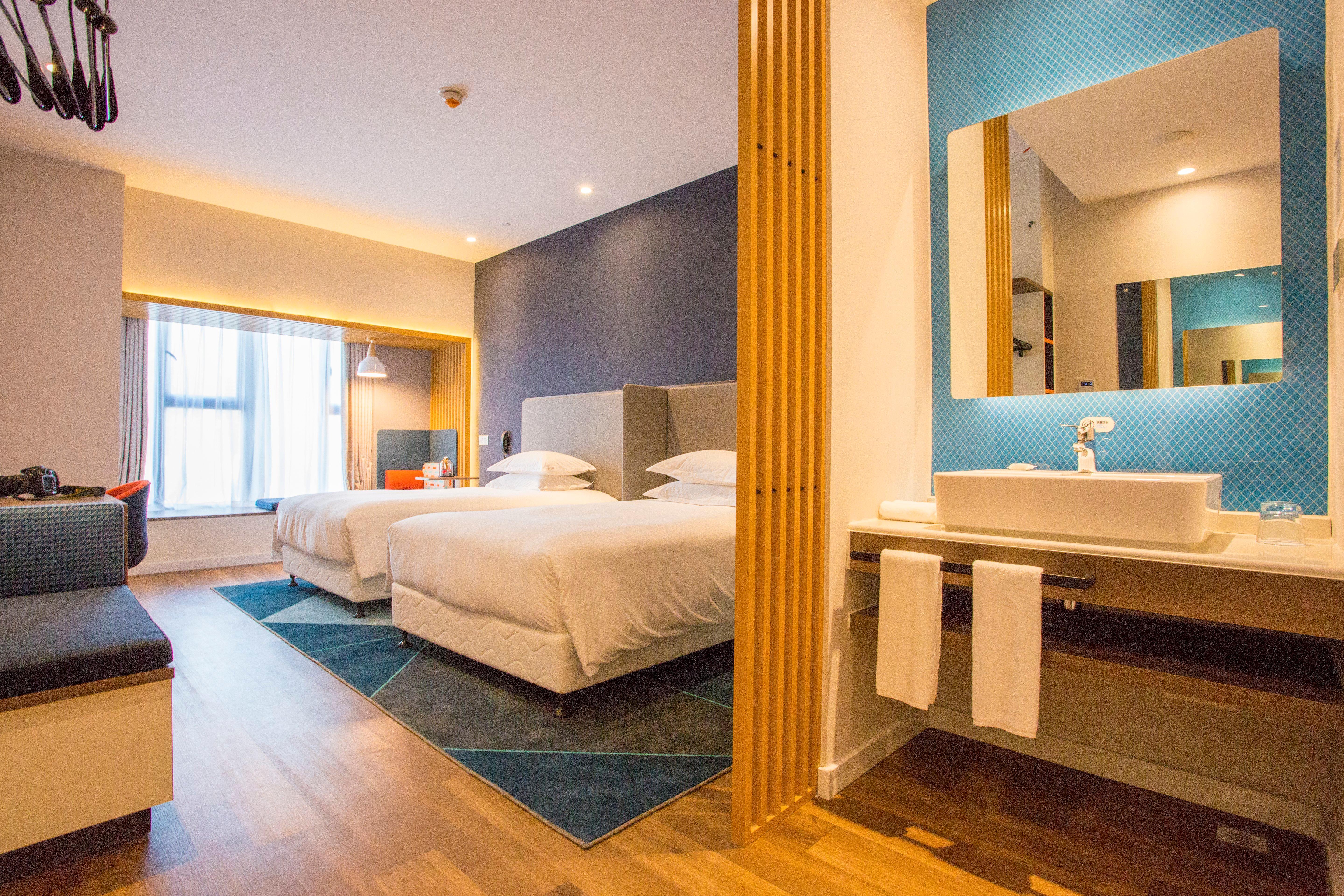 Holiday Inn Express - Wuhan Optical Valley By Ihg Экстерьер фото
